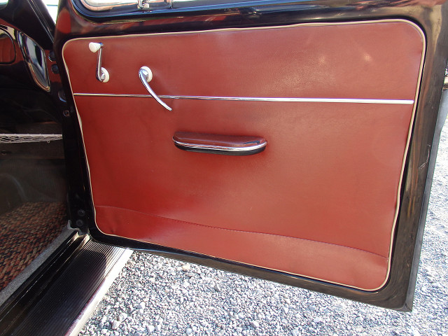 ��⃏�[�Q���r�[�g�� 1957�N�� TYPE-1 OVAL